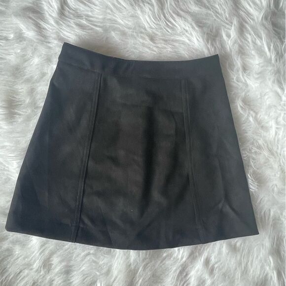 Black Suede Skirt. High Waisted. Button down skirt Size 25. PERFECT CONDITION.⭐️ - Picture 1 of 2